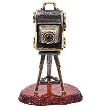 AM-4082 Фигурка «Фотоаппарат Ретро» (латунь, янтарь)