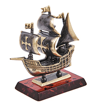 AM-4123 Фигурка «Каравелла» (латунь, янтарь)